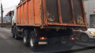 Видео В Ярославле грузовик завалил проспект Октября глиной от вЯрославле!, проспект Октября, Ярославль, Россия