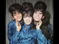 The Ronettes - Walking In The Rain - 1964