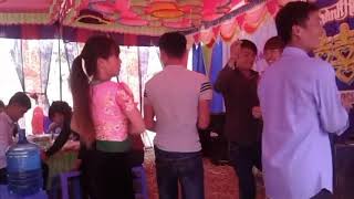 - Em Gái 2K Nhảy Đám Cưới Tung Nóc