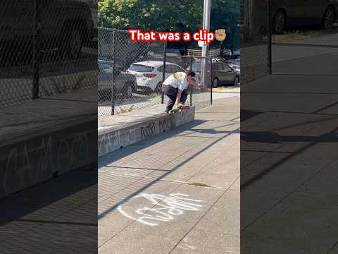 I dunno what type of grab that was tbh #skateboarding