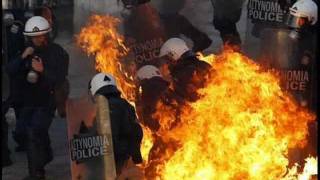 Watch Luis Eduardo Aute Atenas En Llamas video