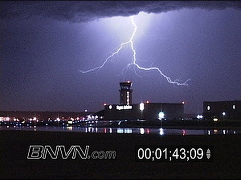 8/22/2004 Lightning footage at night at the St. Paul, MN downtown airport