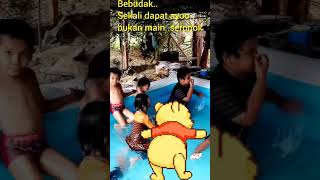 Seronoknya..apabila Kanak-Kanak Dapat Mandi Air Kolam..