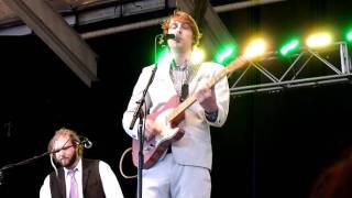 Watch Eric Hutchinson Lisa Bonus Track video