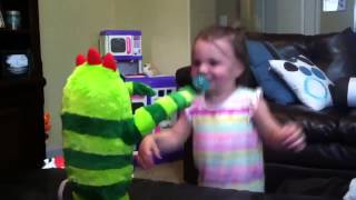 Yo Gabba Gabba - Dancing Brobee Toy