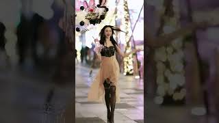 Miss Sister Is So Good-Looking, And She Looks Beautiful On The Street