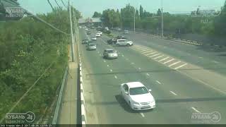Видео ДТП на ул. Фадеева и ул. Восточный обход 14.08.2017 от Кубань 24, улица Восточный обход, Краснодар, Россия