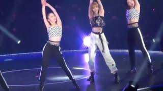LISA SOLO PERFORMANCE | ATTENTION