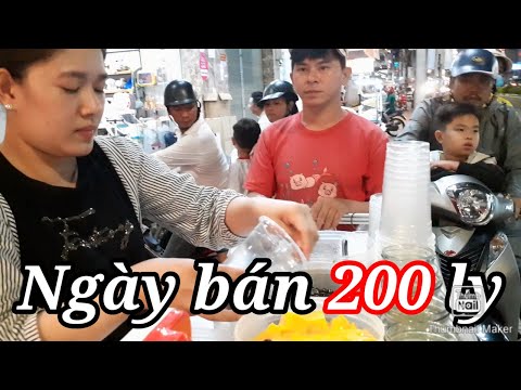 Trà Sữa Vỉa Hè Ngon Mà Rẻ Khách Quá Đông - Linh 136 Vlogs