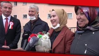Şefika Öğretmen, Sürpriz Karşısında Gözyaşlarını Tutamadı