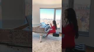 Chloe Flower Plays Carol Of The Bells On Liberace S Piano Chloe Flower Plays Carol Of The Bells On Liberace S Piano