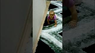 Babasını Kovalayan Bebek