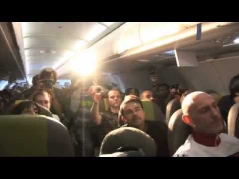 David Guettas Best Ever Gig in an Airplane Ever