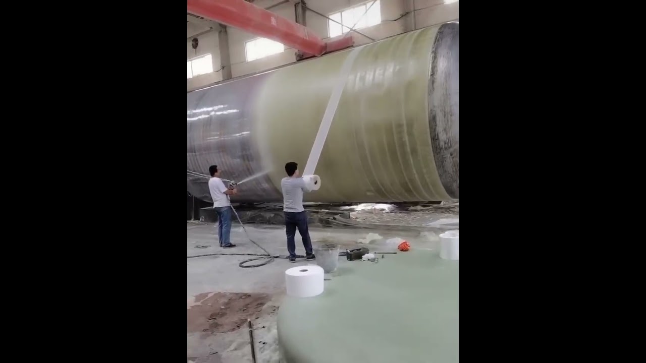 The first step of FRP tank production process, making The first step of FRP tank production process, making
