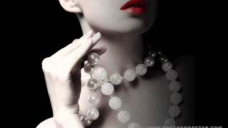 Watch Legenda Luciette video