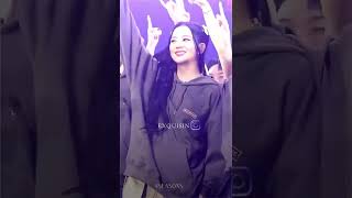 Jisoo Konserde Ağladı