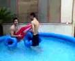sesso in piscina amatoriale divertente