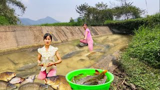 Orphaned Girl S Water From Deep Abysses To Catch Big Fish To Sell To Make A Living
