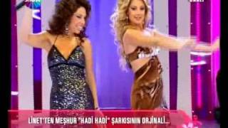 Petek Dinçöz - Kahve Dar Elbisesiyle Kalçalarını Sallıyor - Bscapture Comhigh Quality