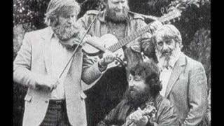 Watch Dubliners Molly Bawn video