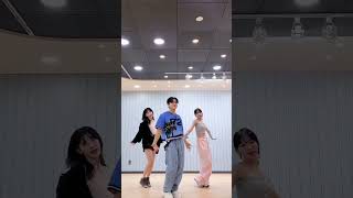Changbin boom boom dance challenge with Sakura & chaewon lessarfim 🥰 #straykids 