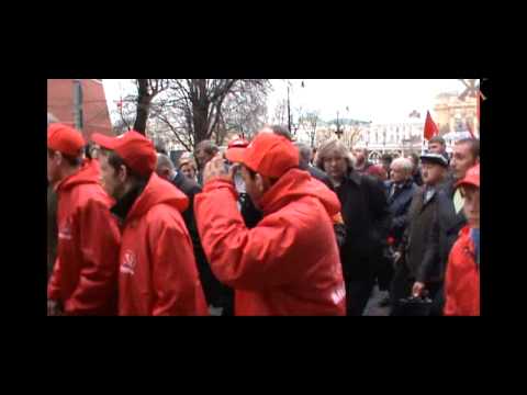 Коммунисты поздравили с днем рождения Коммунисты поздравили с днем рождения