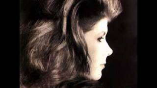 Watch Kirsty MacColl Complainte Pour Ste Catherine video