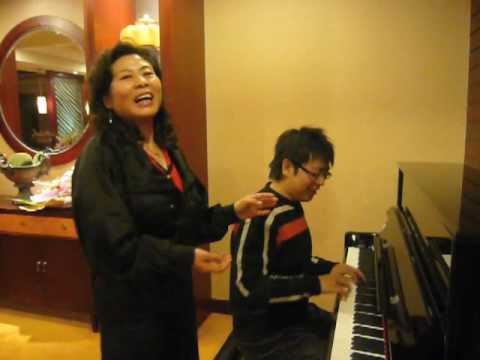justin bieber singing happy birthday to his mom. Lang Lang playing Happy Birthday for his Mother