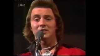 Watch Showaddywaddy Lookin Back video