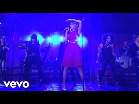 Taylor Swift - You Belong With Me (Live from New York City) thumb