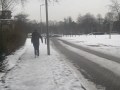 vallen in de sneeuw! XD