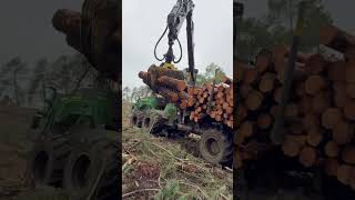 How To See The Forwarder 1510G Load Wood #Automobile #Farmequipment #Wood #Viral #Johndeere #Love
