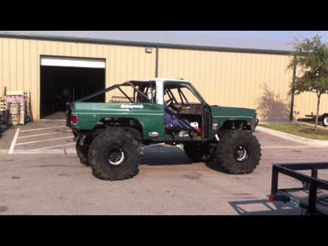 Chevy K5 Rock Crawler Burnout - YouTube