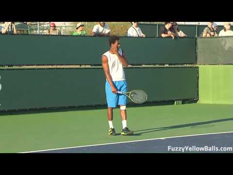 Gael モンフィス Hitting Forehands during Practice