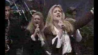 Watch Darlene Zschech Praise His Holy Name video