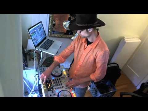 Techno & House Mix Set - Futurebound NYC mixes by DJ Peter Munch - 4.27.2012 (4/4)