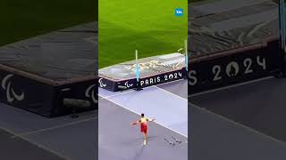 Azmin Zaferi Paralimpik Sporcunun Inanılmaz Atlayışı