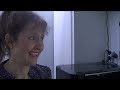 Mum tries out MAC OSX 10.2 Jaguar (2002)