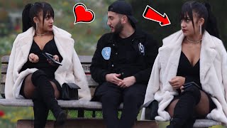 Güzel Kizin Kulakliğini Koparip Ai̇rpods Hedi̇ye Ederek Tavlamak