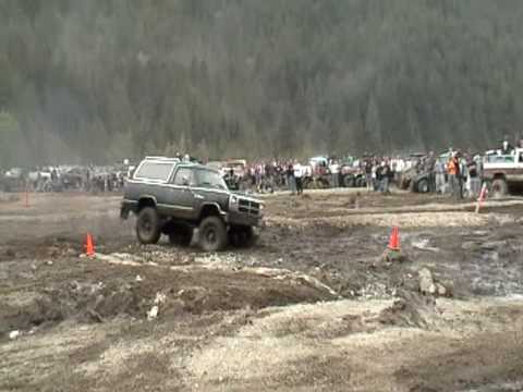Dodge Ramcharger Mudding. Dodge Ramcharger in King of