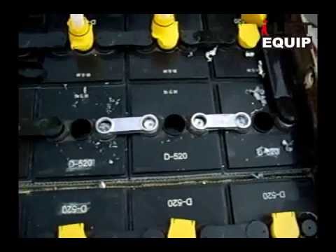 Forklift battery change - YouTube