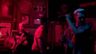 Watch Jukebox Romantics Kingpin video