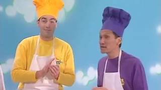 Watch Wiggles Crunchy Munchy Honey Cakes video