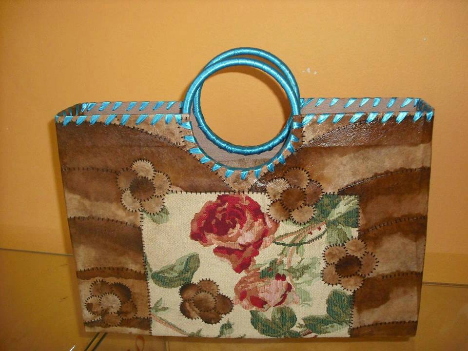 Bolsas de Caixas de Leite (www.terezaecoarte.blogspot.com) .