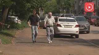 Видео ЖИТЕЛИ ДОМОВ НА КАРПИНСКОГО В ТВЕРИ ОСТАЛИСЬ БЕЗ ТРОТУАРА. 2018-06-19 от TVTver - ТВ Тверь, улица Карпинского, Тверь, Россия