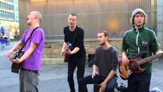 Brothers Moving - Minnie the Moocher (Union Square - NYC) : The Back of the Busk