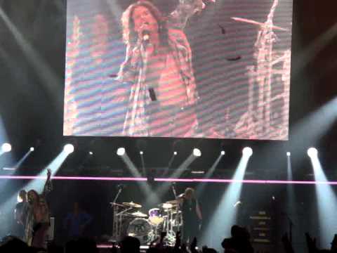 aerosmith saying good bye, broken guitar