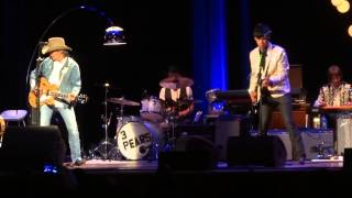 Watch Dwight Yoakam Watch Out video