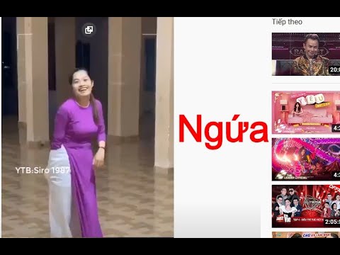 Cô giáo mặc áo dài với hành động lạ bị học sinh ghi hình