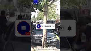 Otomobil Durakta Bekleyenlere Çarptı Bir Öğrenci Hayatını Kaybetti